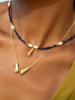 Load image into Gallery viewer, Unita Joined Hands Necklace
