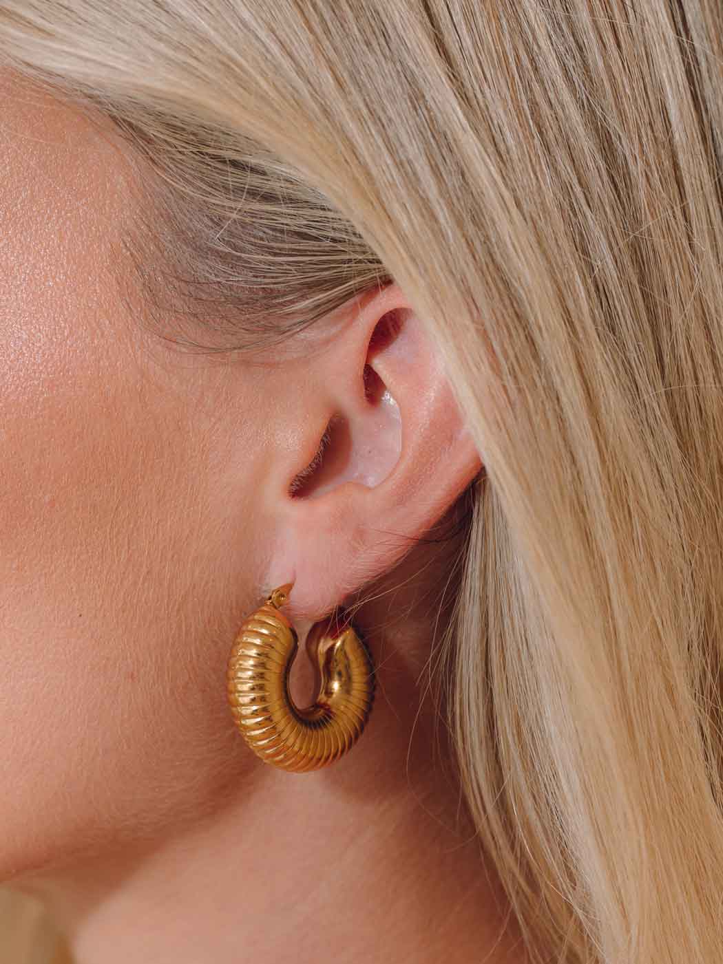 Lila Statement Hoops