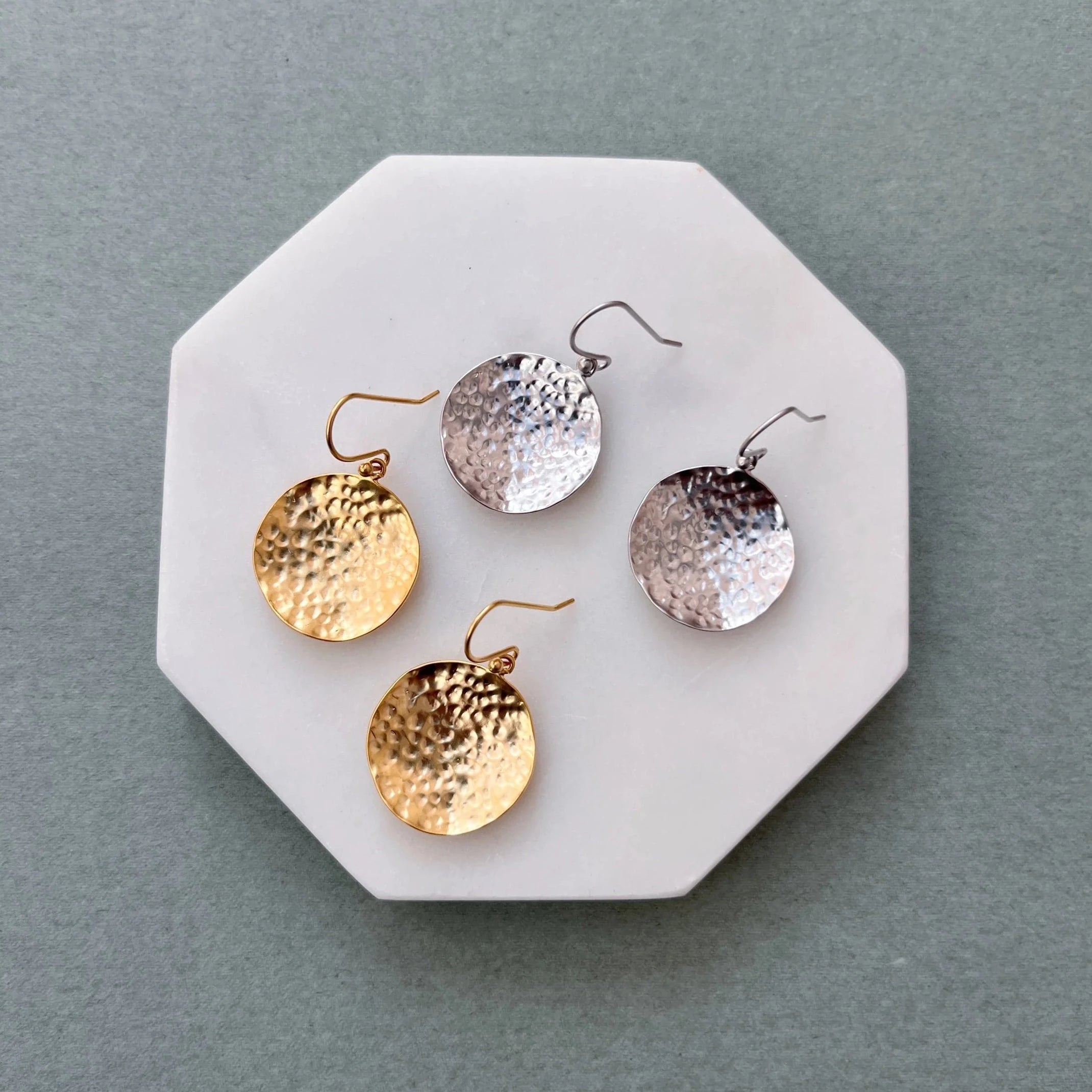 Hammered Coin Earrings - gold / silver