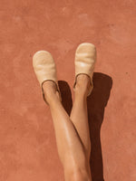Load image into Gallery viewer, Moroccan Babouche Slippers - Chalk
