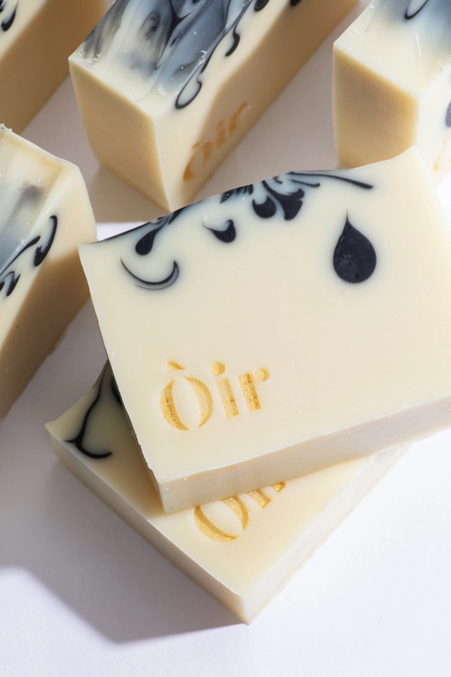 Cedarwood, Clary Sage, Rose, Geranium, Vetvier Soap