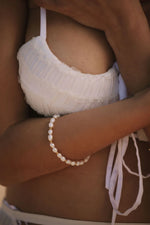 Load image into Gallery viewer, Venus Pearl Bracelet
