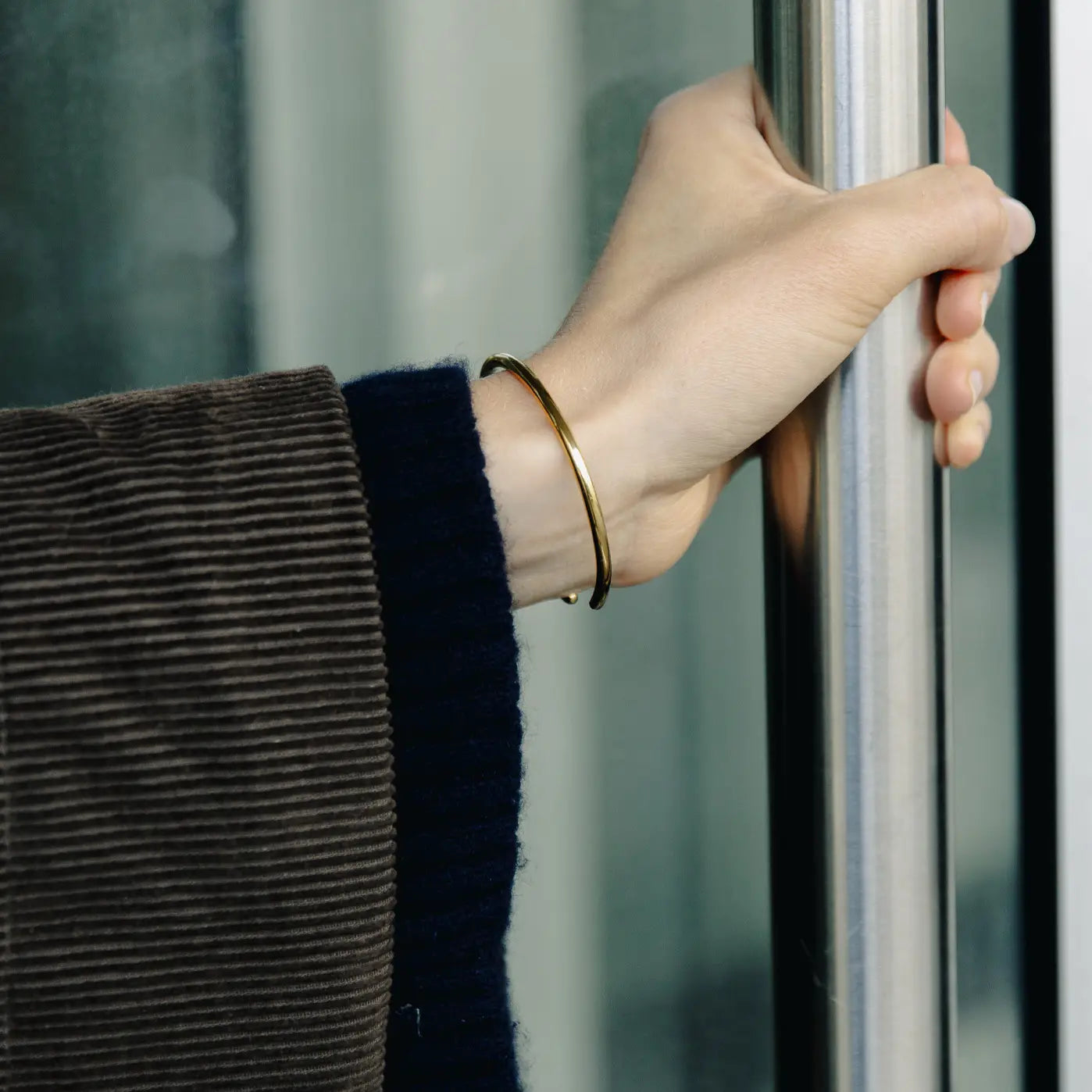 Minimal Gold Bangle