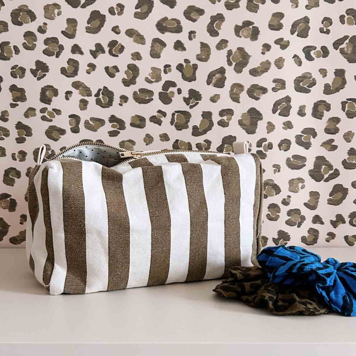 Vic Toiletry / Cosmetic Bag - olive / greige