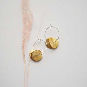 Ninkari Two Wavy Disc Hoop Earrings