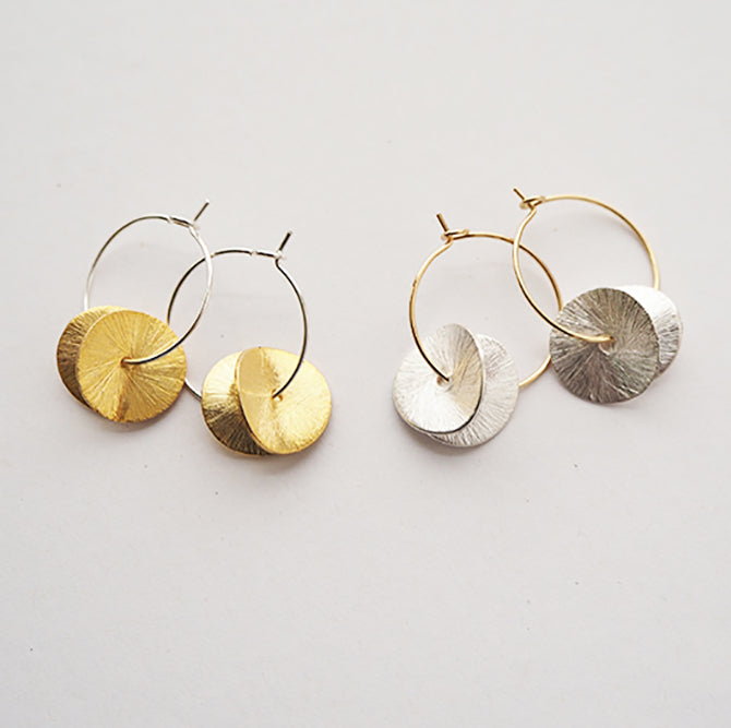 Ninkari Two Wavy Disc Hoop Earrings