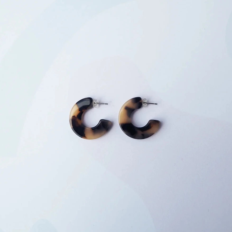 Small best sale tortoise hoops