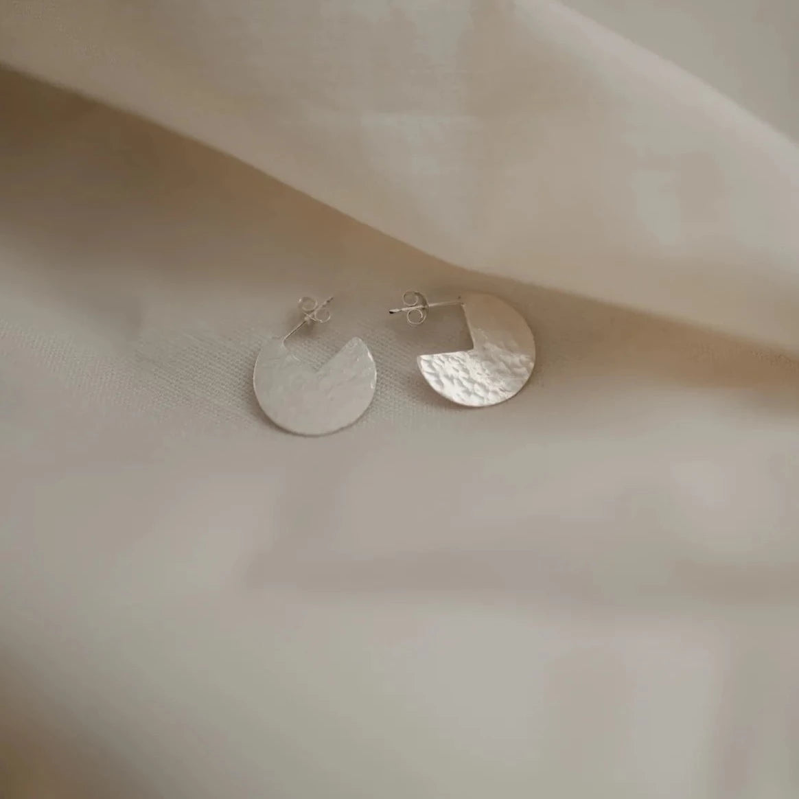 Circle Cut Out Hammered Disc Earrings