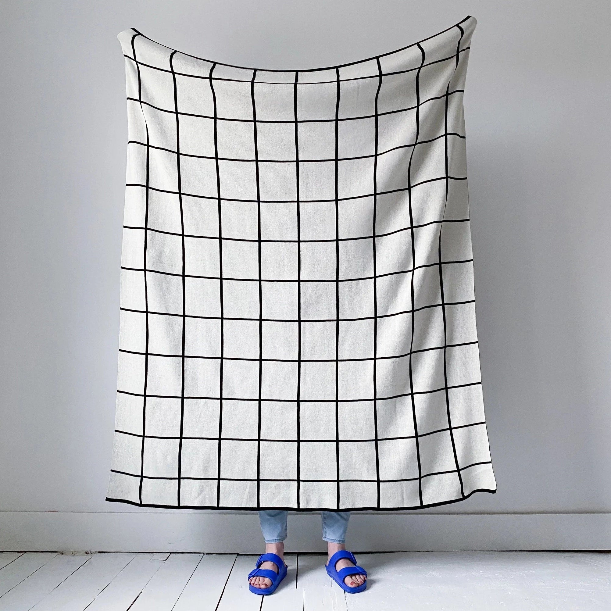Monochrome Grid Cotton Knit Throw
